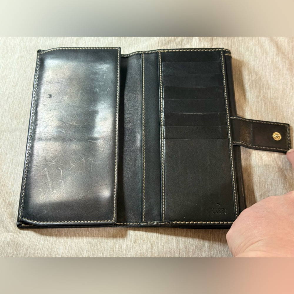 VINTAGE GUCCI LEATHER LONG WALLET W/ CHAIN - Picture 4 of 13
